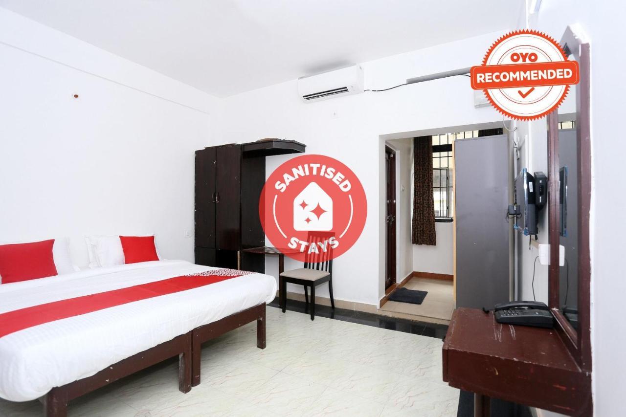 Oyo Flagship Kaveri Tourist Home Гуруваюр Экстерьер фото
