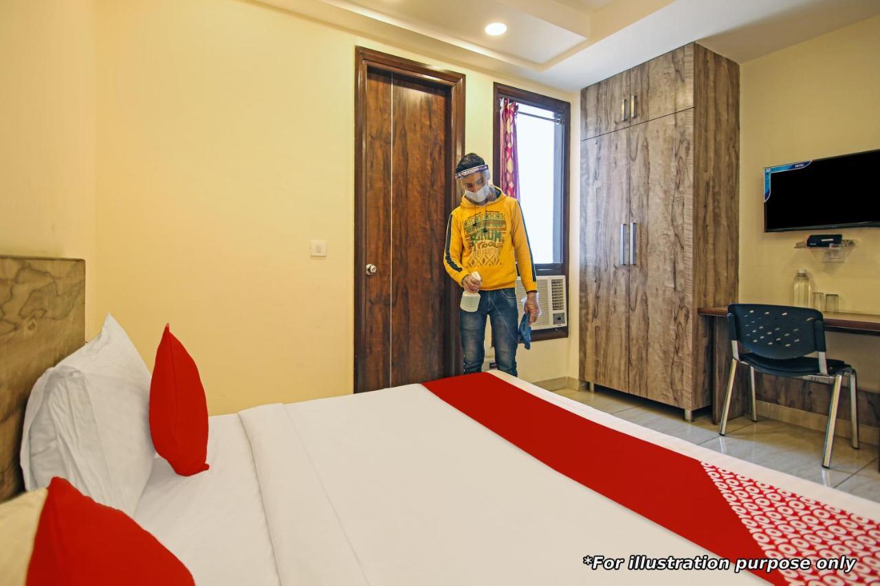 Oyo Flagship Kaveri Tourist Home Гуруваюр Экстерьер фото
